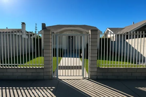 $755,000 | 5431 5th, Los Angeles, CA 90043