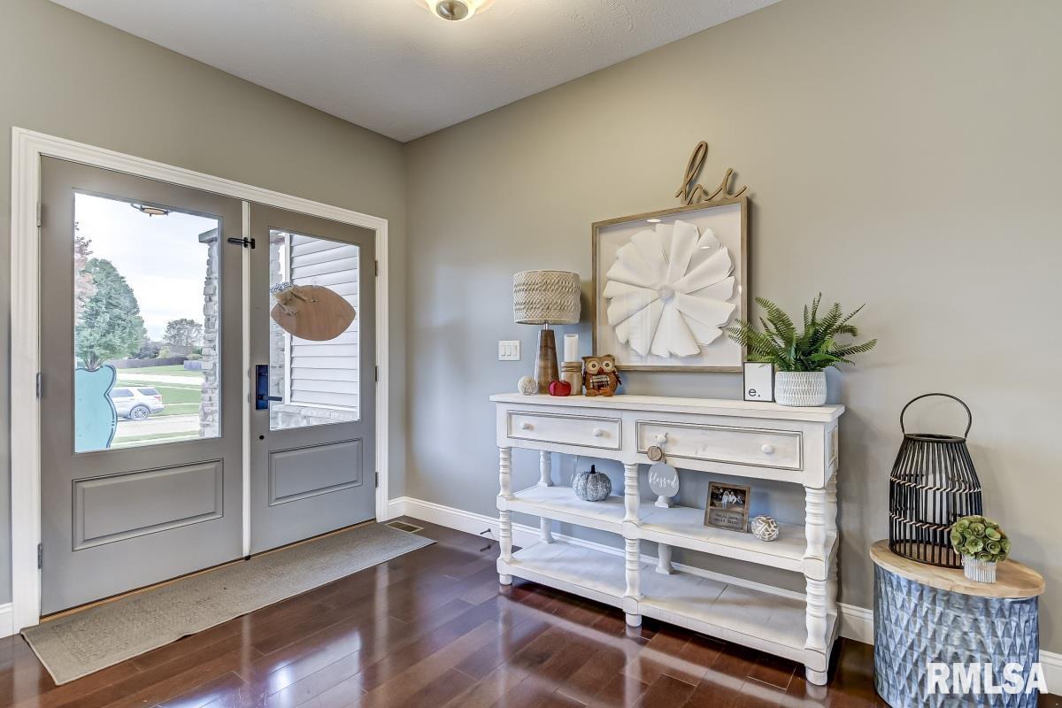 3917 Thackeray Drive Springfield, IL 62711 - Photo 2 of 50