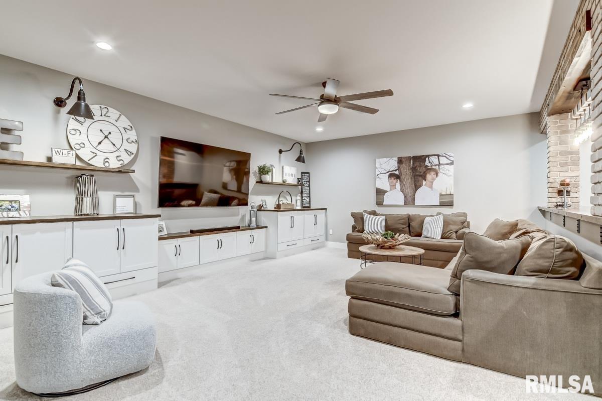 3917 Thackeray Drive Springfield, IL 62711 - Photo 33 of 50