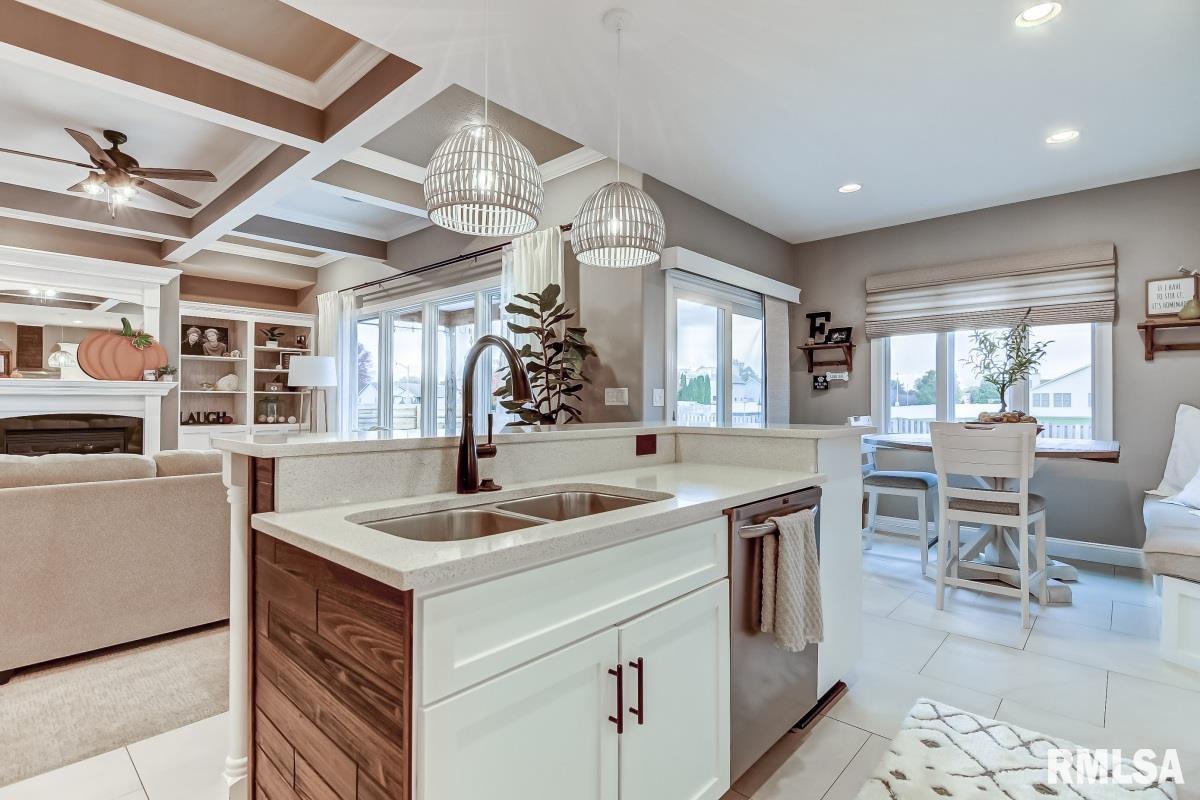 3917 Thackeray Drive Springfield, IL 62711 - Photo 9 of 50