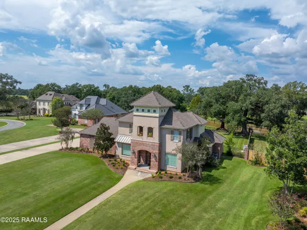 $735,000 | 1058 Angelwood Circle, Breaux Bridge, LA 70517