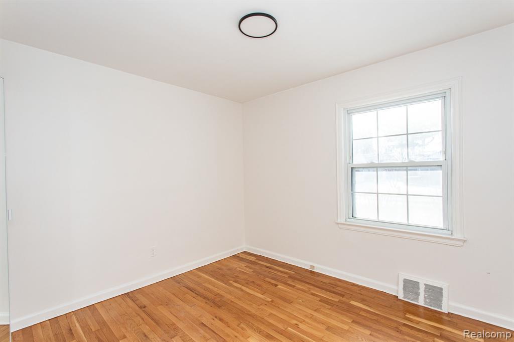 1312 Harvard Road Berkley, MI 48072 - Photo 25 of 42