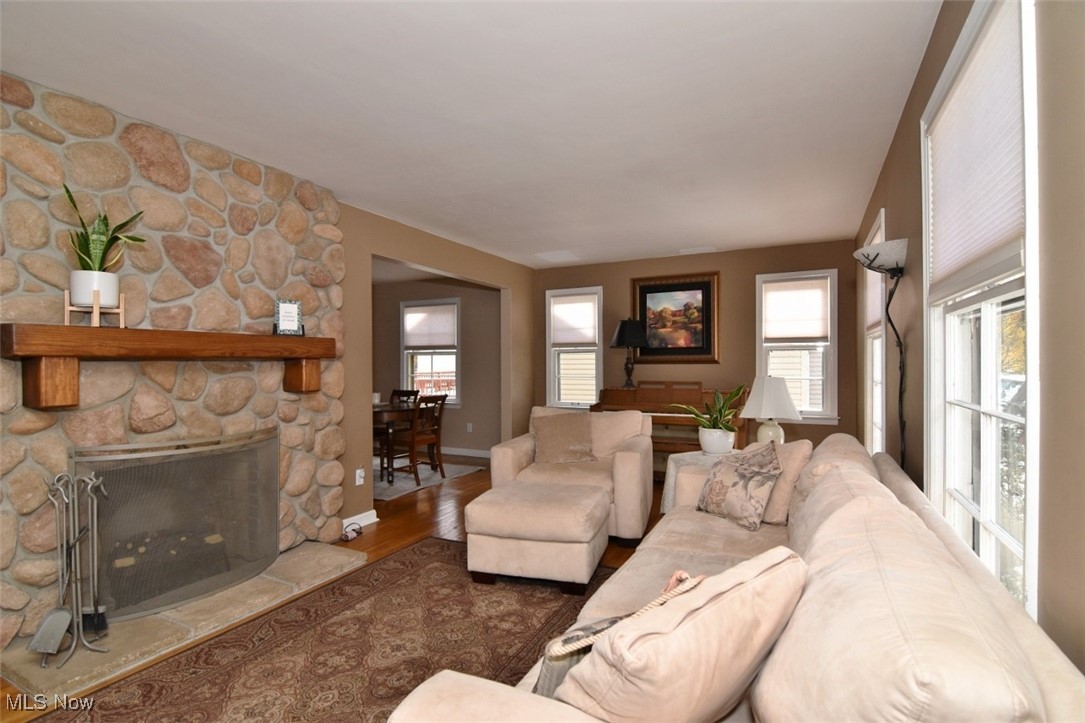 1379 Cranover Road Cleveland, OH 44124 - Photo 4 of 20