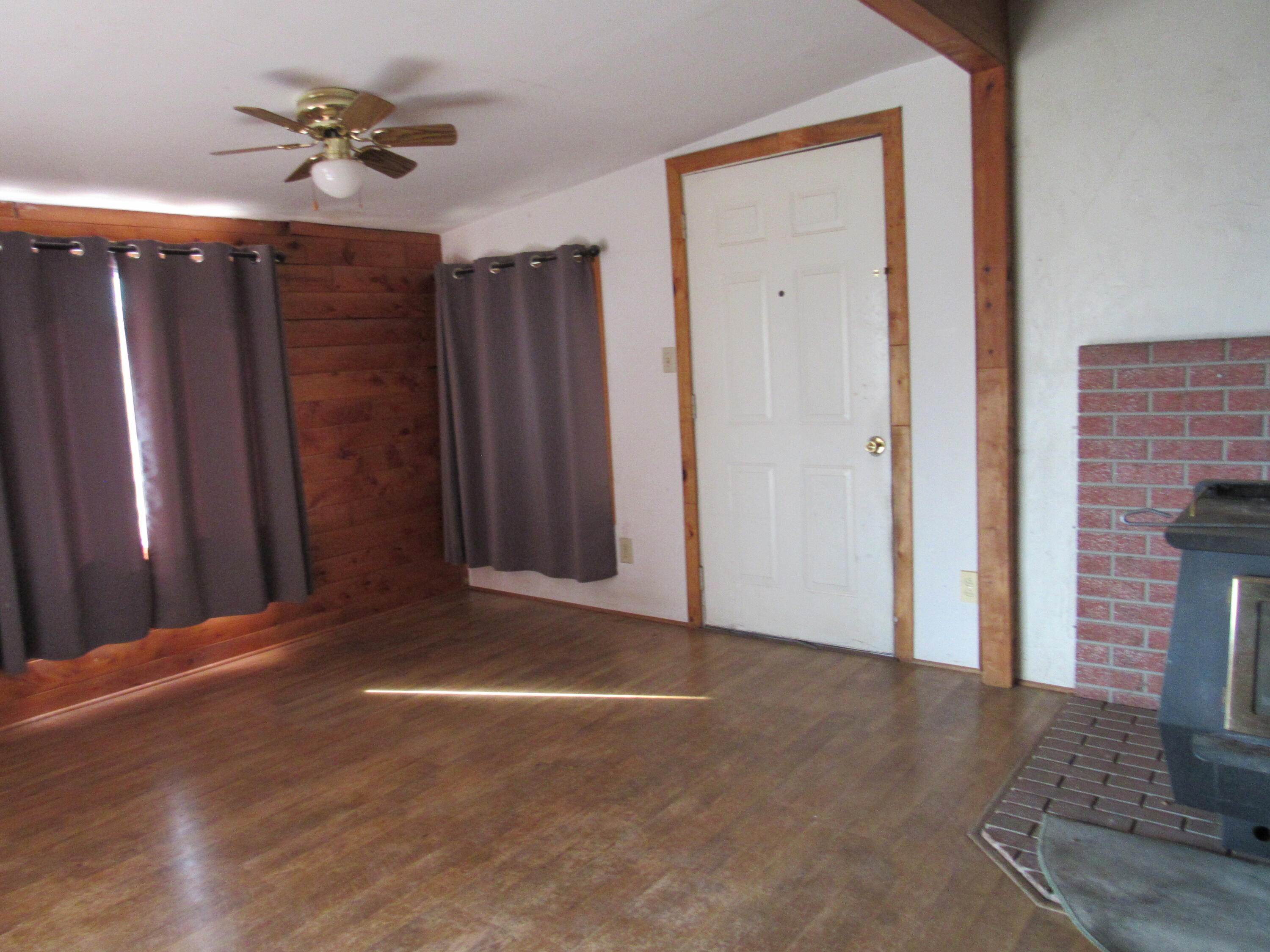 37291 Agency Lake Loop Road Chiloquin, OR 97624 - Photo 34 of 38 dining