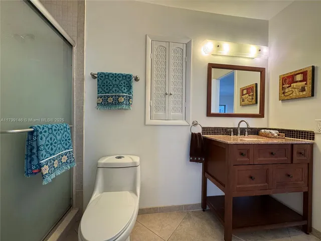 $154,950 | 1700 Pierce Street, Unit 702, Hollywood, FL 33020