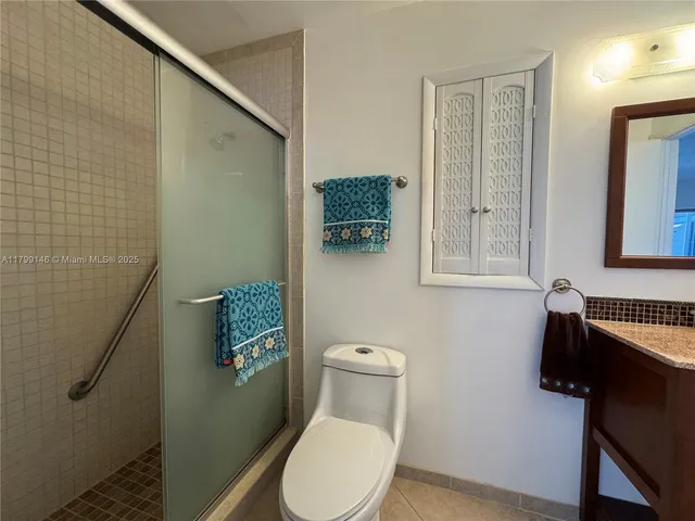 $154,950 | 1700 Pierce Street, Unit 702, Hollywood, FL 33020