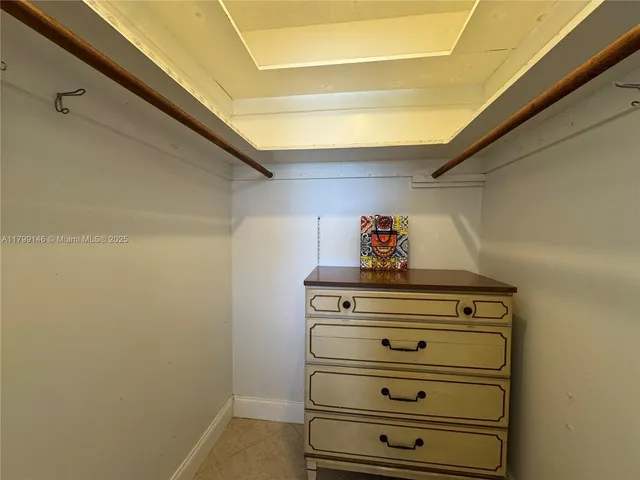 $154,950 | 1700 Pierce Street, Unit 702, Hollywood, FL 33020