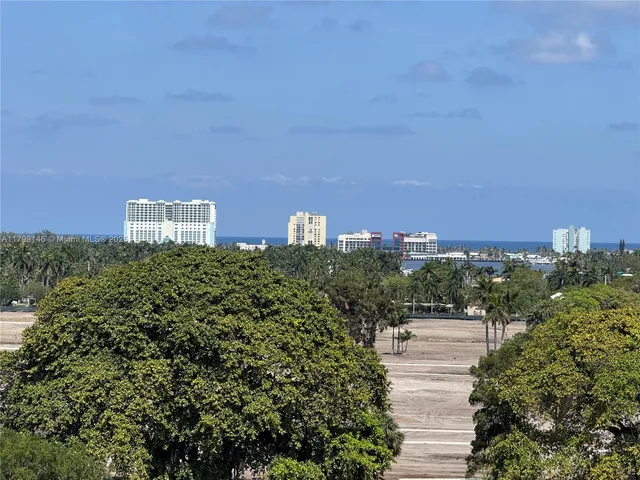 $154,950 | 1700 Pierce Street, Unit 702, Hollywood, FL 33020