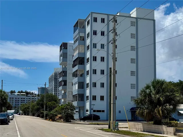 $154,950 | 1700 Pierce Street, Unit 702, Hollywood, FL 33020