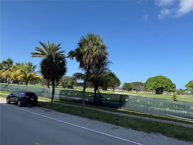 $154,950 | 1700 Pierce Street, Unit 702, Hollywood, FL 33020