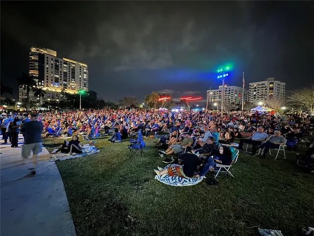 $154,950 | 1700 Pierce Street, Unit 702, Hollywood, FL 33020