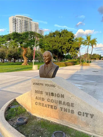 $154,950 | 1700 Pierce Street, Unit 702, Hollywood, FL 33020