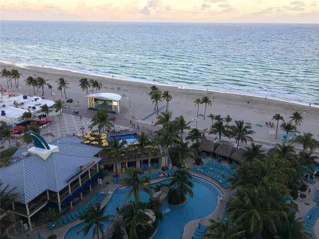 $154,950 | 1700 Pierce Street, Unit 702, Hollywood, FL 33020