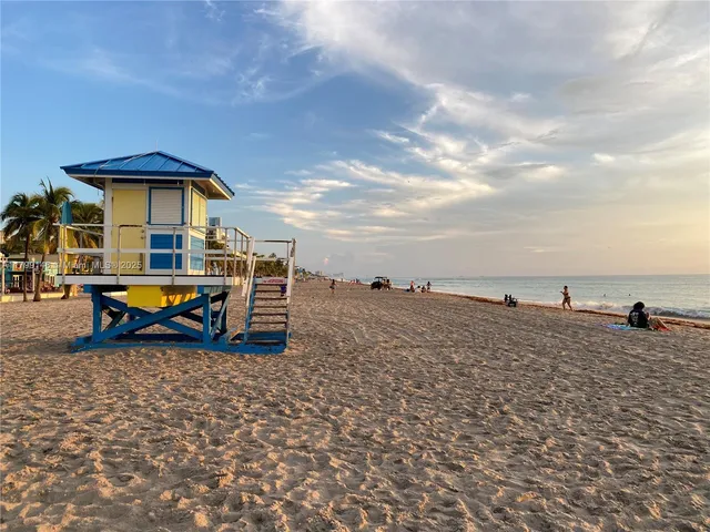 $154,950 | 1700 Pierce Street, Unit 702, Hollywood, FL 33020