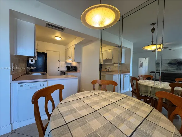 $154,950 | 1700 Pierce Street, Unit 702, Hollywood, FL 33020