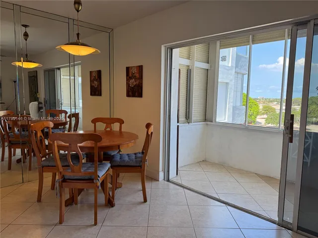 $154,950 | 1700 Pierce Street, Unit 702, Hollywood, FL 33020