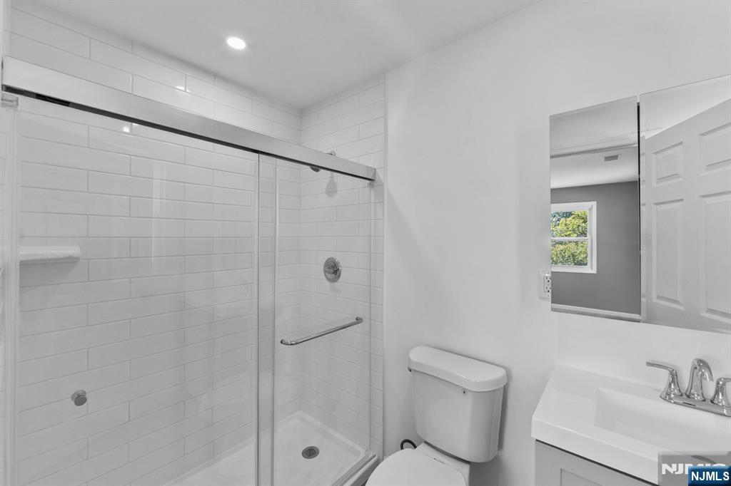 195 Van Winkle Street East Rutherford, NJ 07073 - Photo 38 of 47