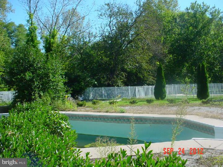 2397 Byberry Road Bensalem, PA 19020 - Photo 18 of 18 View in Back