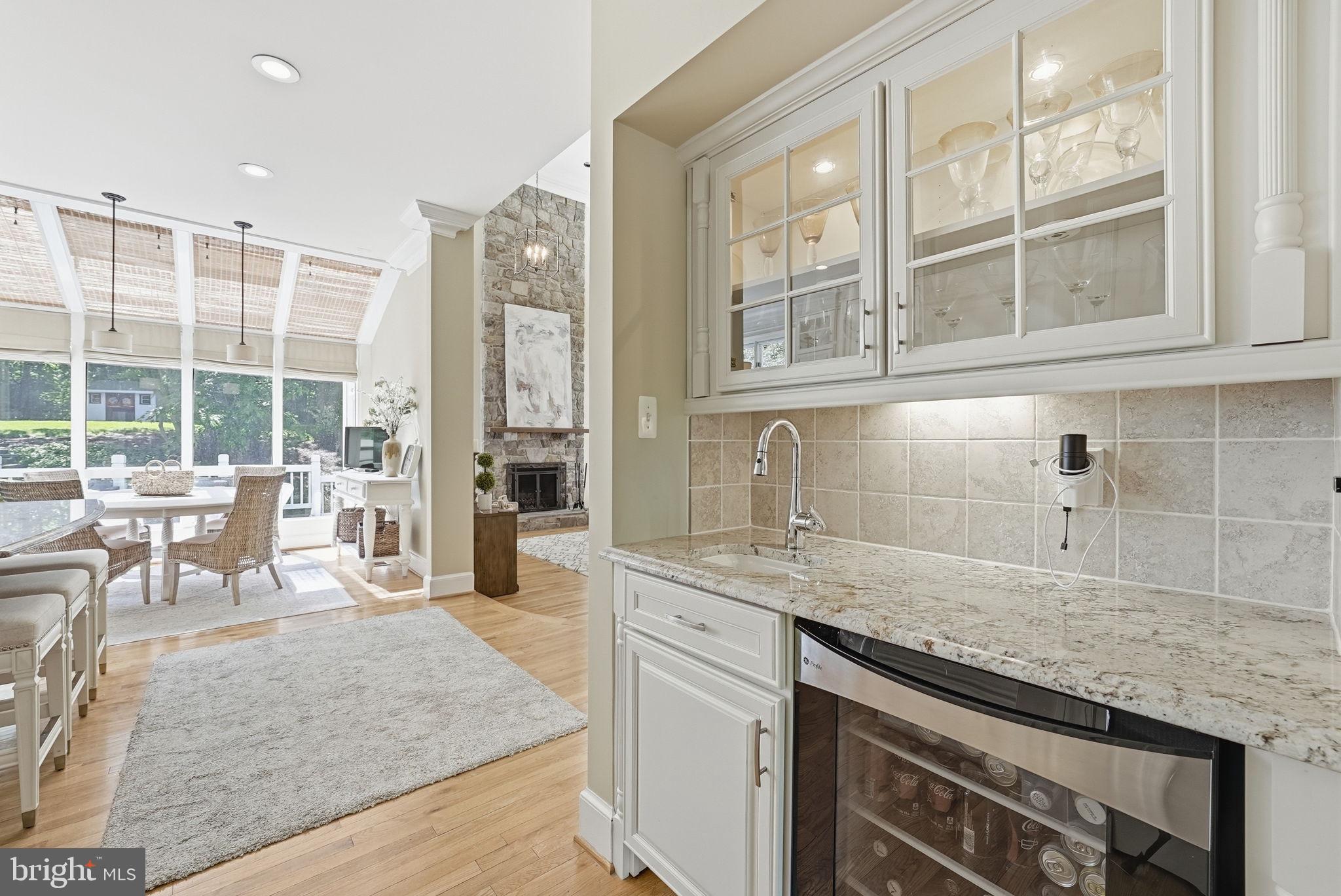 12309 Blair Ridge Road Fairfax, VA 22033 - Photo 17 of 80 BUTLER'S PANTRY BETWEEN FORMAL DINING & KITCHEN