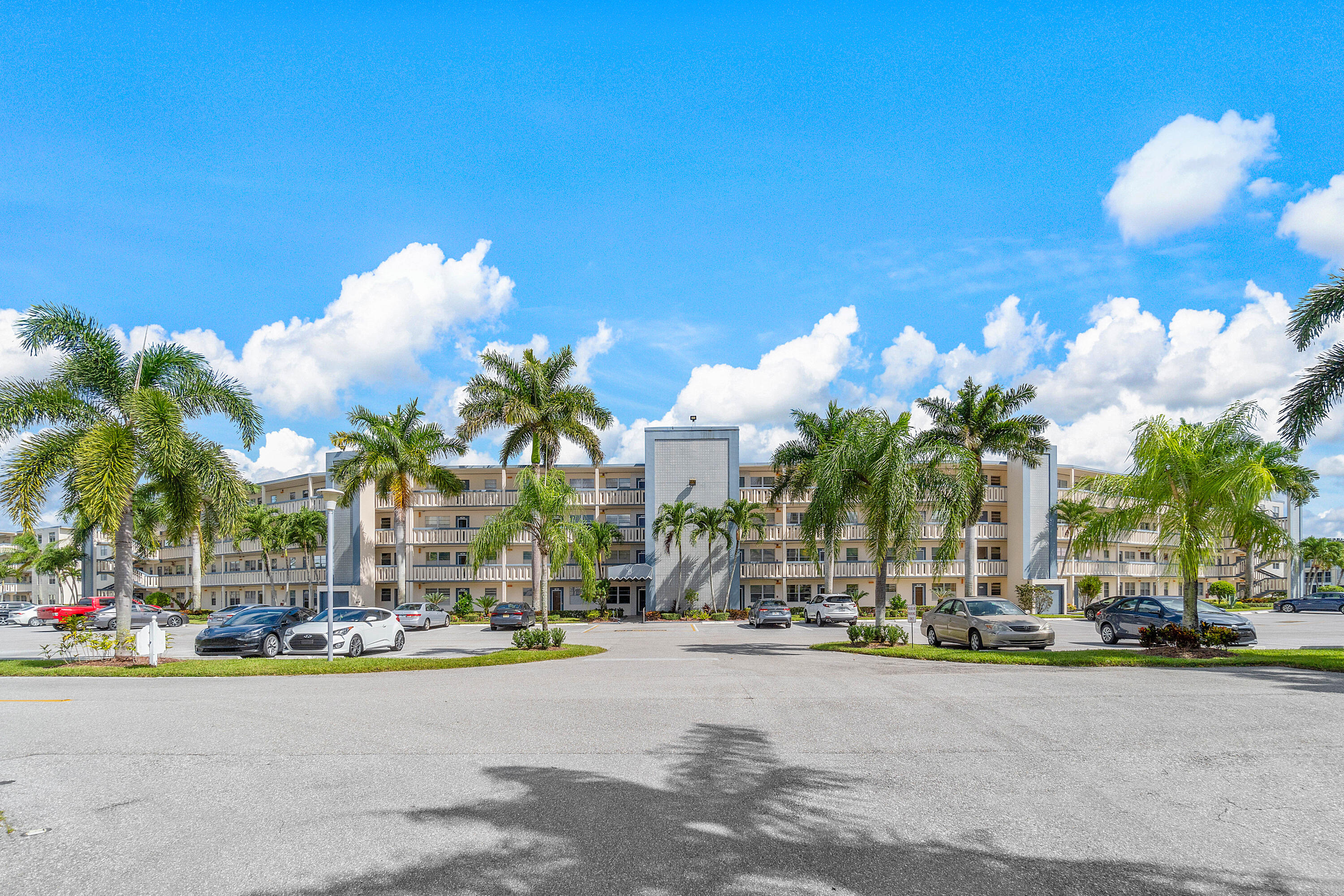 3051 Yarmouth C Boca Raton, FL 33434 - Photo 2 of 42 001-3051YARMOUTHC-BocaRaton-FL-33434-FUL