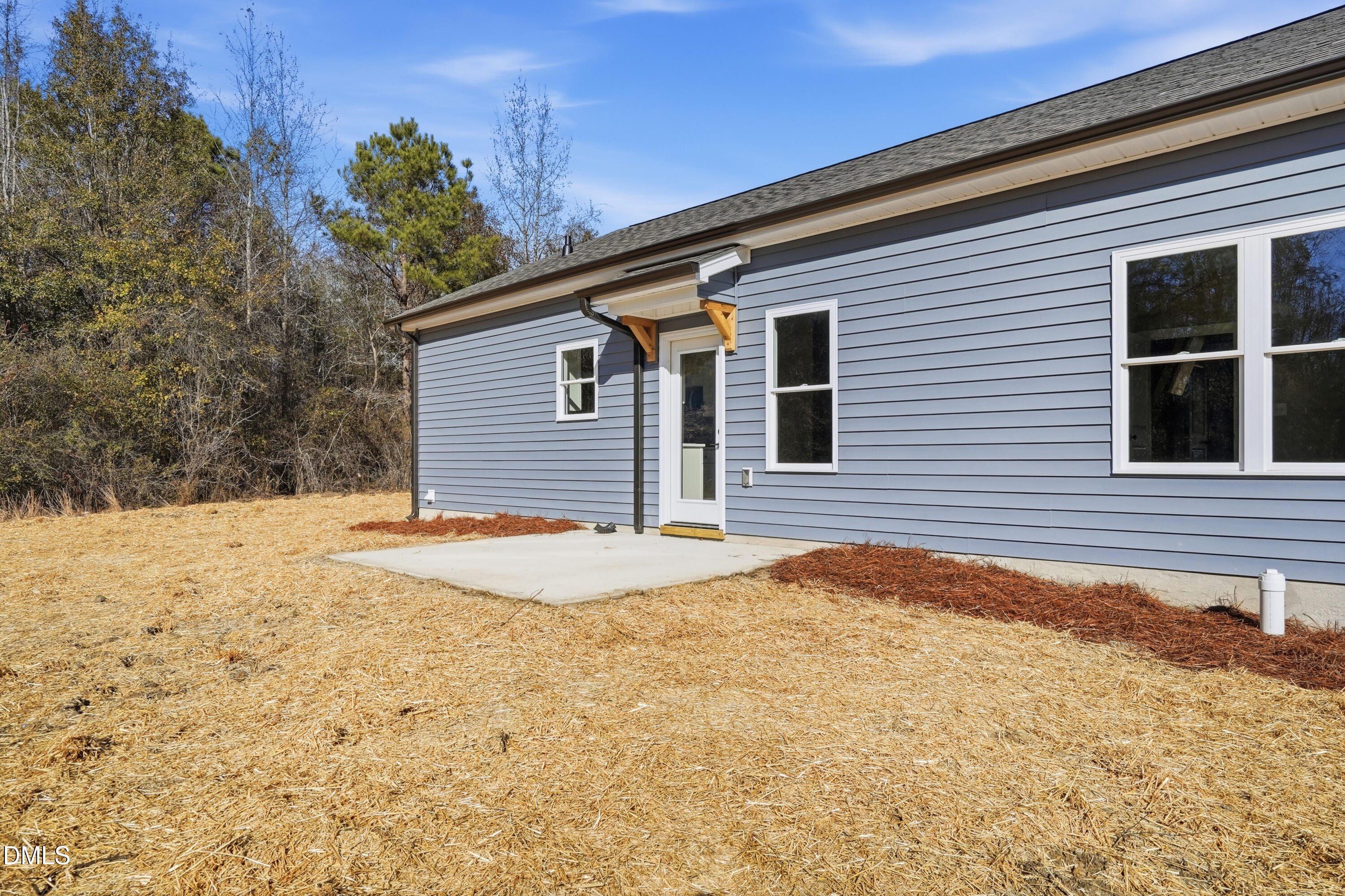 1115 Jada Allen Road Dunn, NC 28334 - Photo 25 of 32 a backyard of a house
