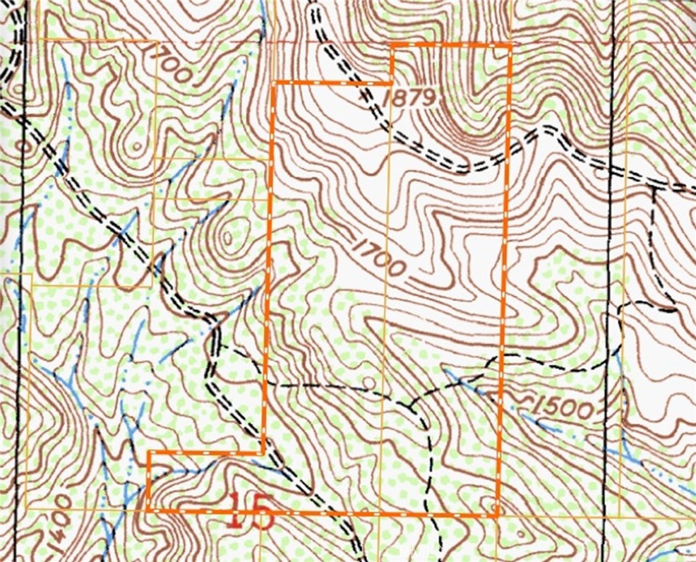 74010 Copperhead Road Bradley, CA 93426 - Photo 20 of 20 wooden floor with a white walls