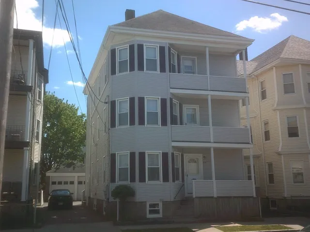 $1,775 | 288 Earle Street, Unit 2, New Bedford, MA 02746