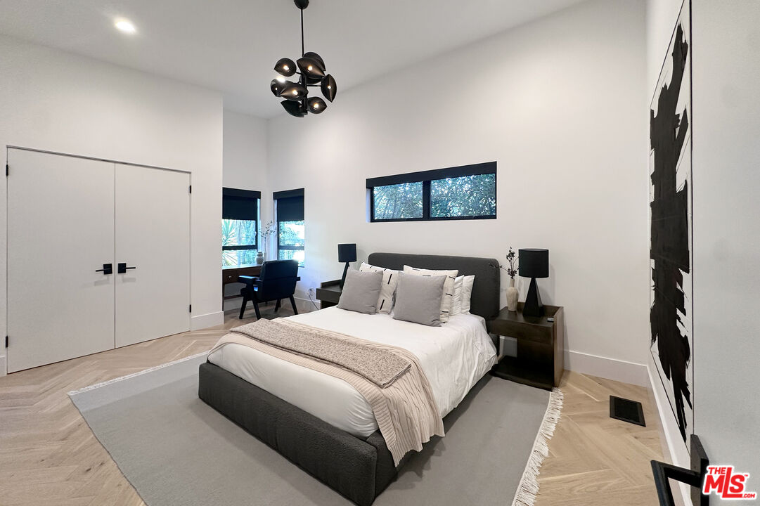 1541 Rising Glen Road Los Angeles, CA 90069 - Photo 18 of 19