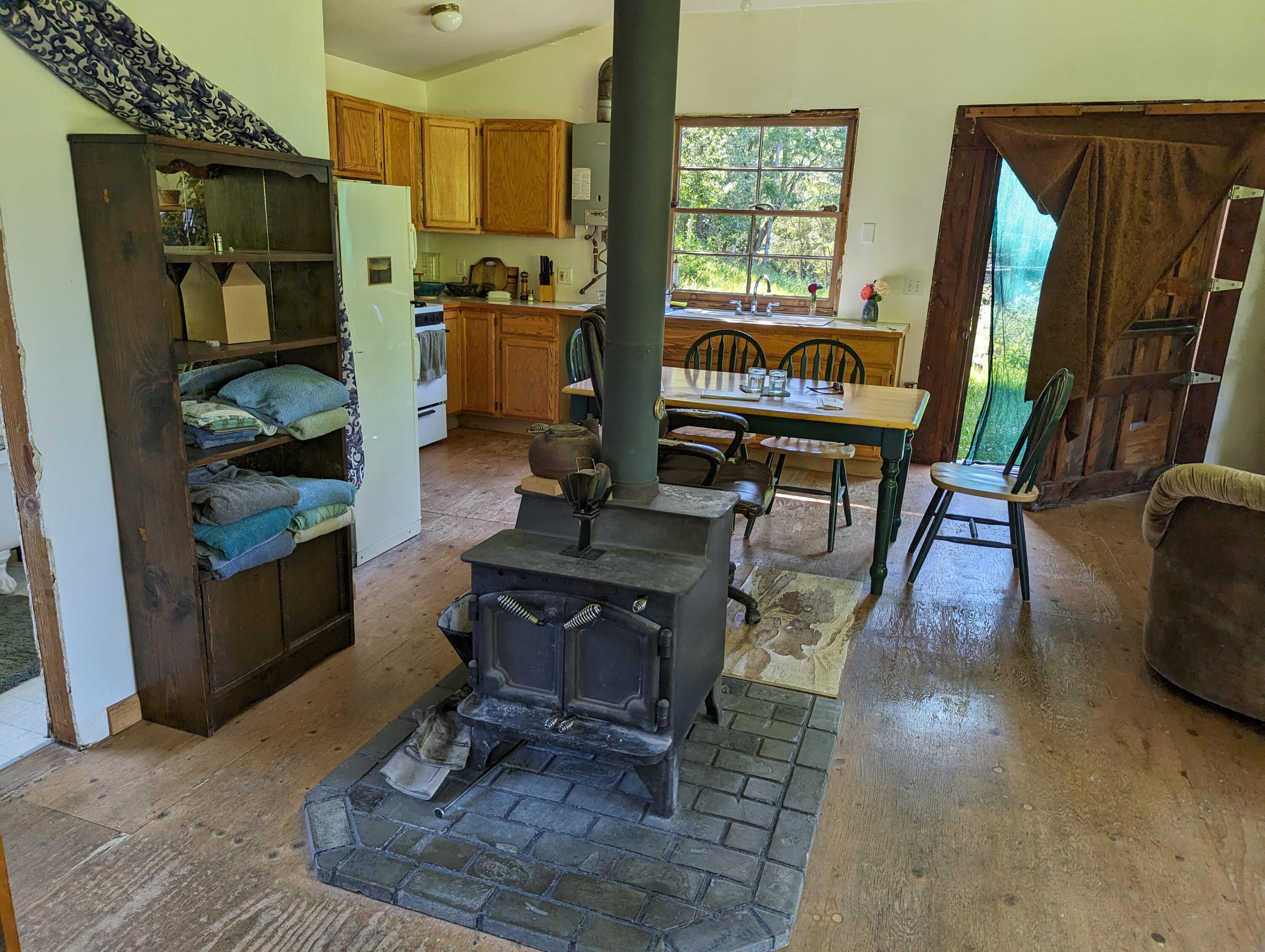 3951 Upper Thomas Early Ranch Road Miranda, CA 95553 - Photo 3 of 57