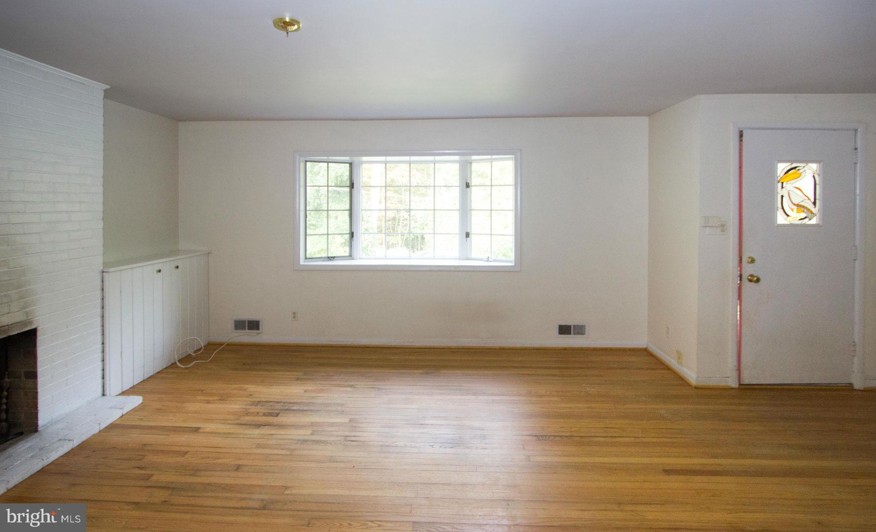 1852 Circle Road Ruxton, MD 21204 - Photo 2 of 22 Interior (General)