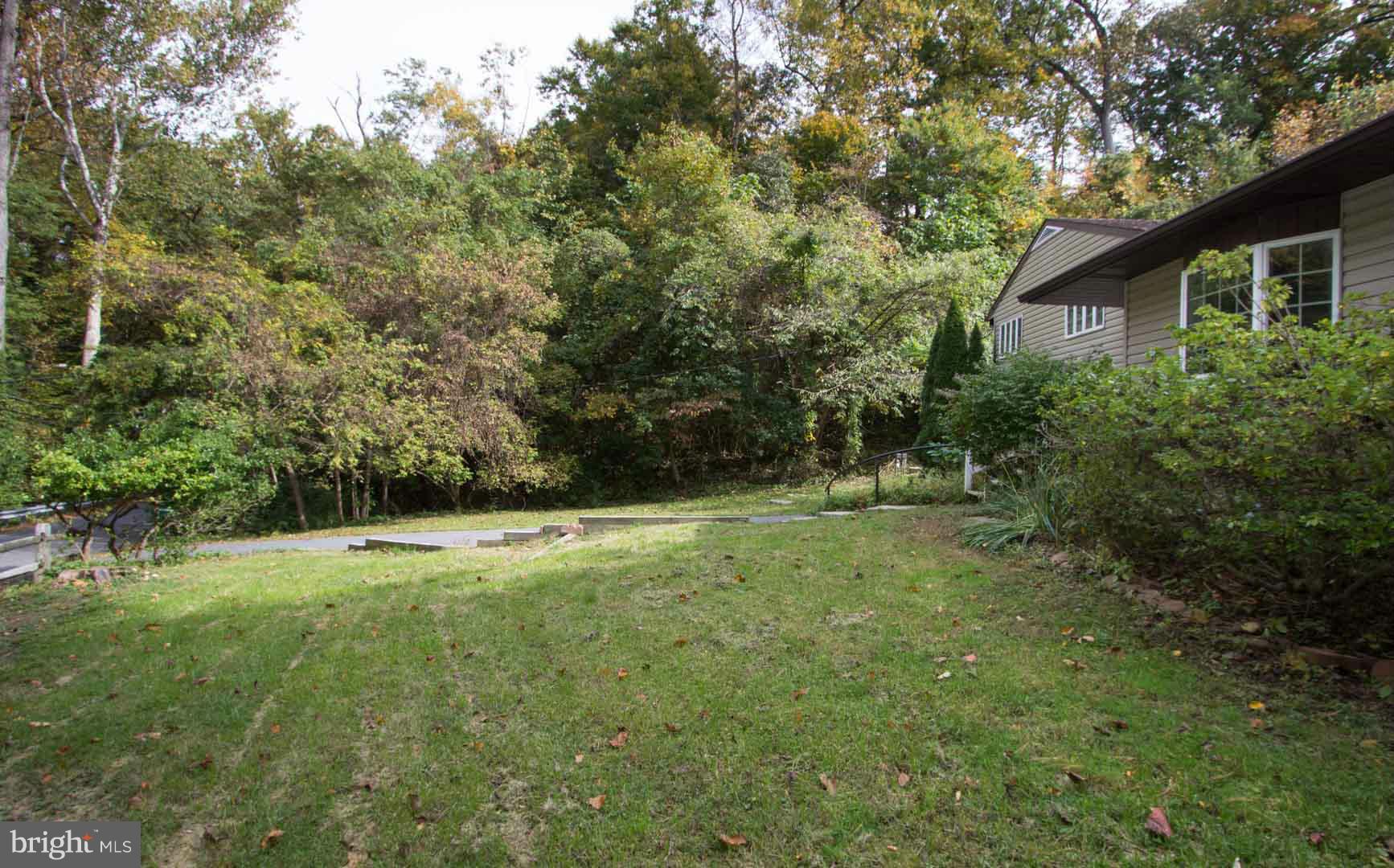 1852 Circle Road Ruxton, MD 21204 - Photo 18 of 22 Front yard