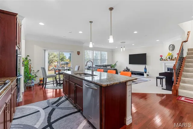 $924,500 | 718 Savannah Crossing Way, Chesterfield, MO 63017