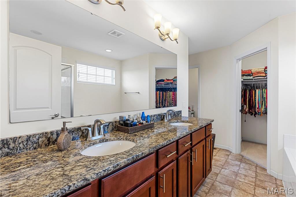 718 Savannah Crossing Way Chesterfield, MO 63017 - Photo 22 of 34