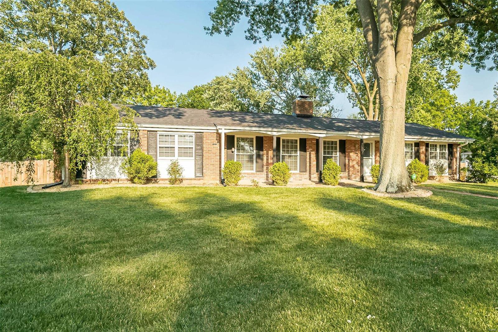 832 Ariege Drive St. Louis, MO 63141 - Photo 2 of 63