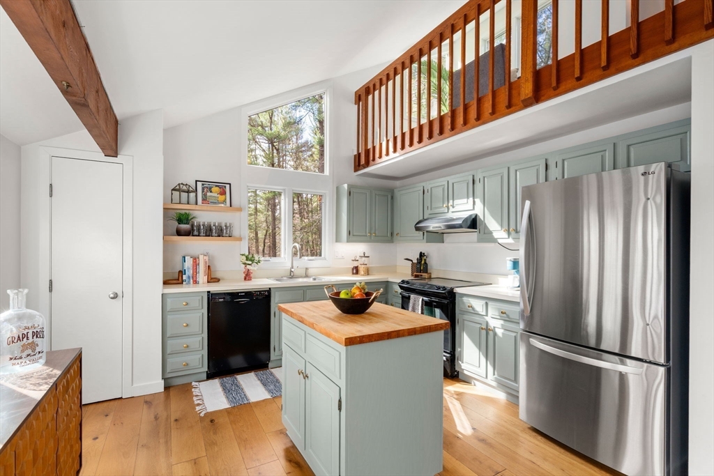 351 Silver Hill Road Concord, MA 01742 - Photo 5 of 37