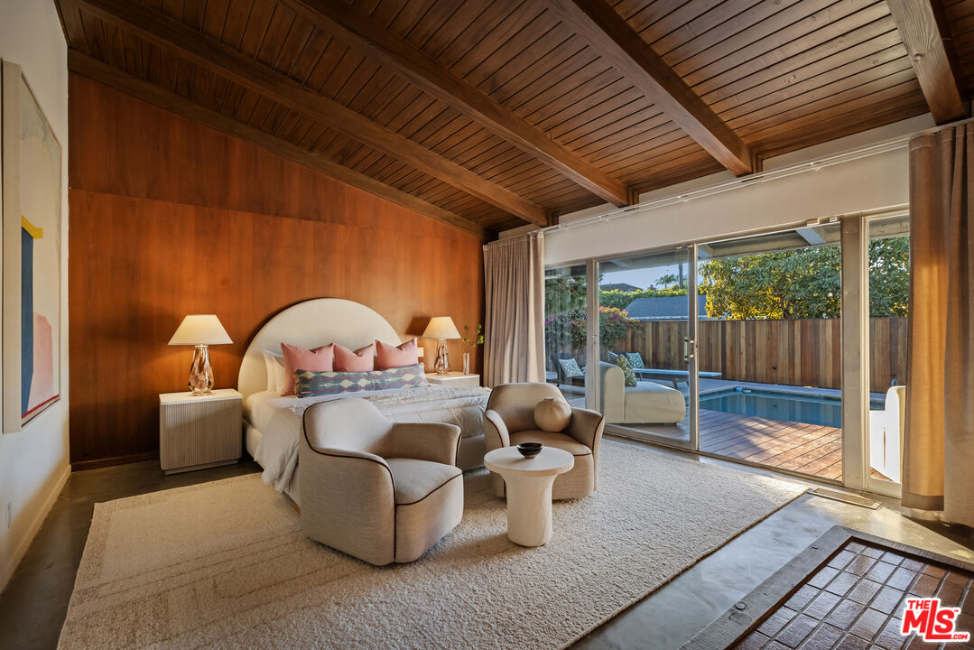9440 Gallatin Road Downey, CA 90240 - Photo 24 of 55 a living room with furniture