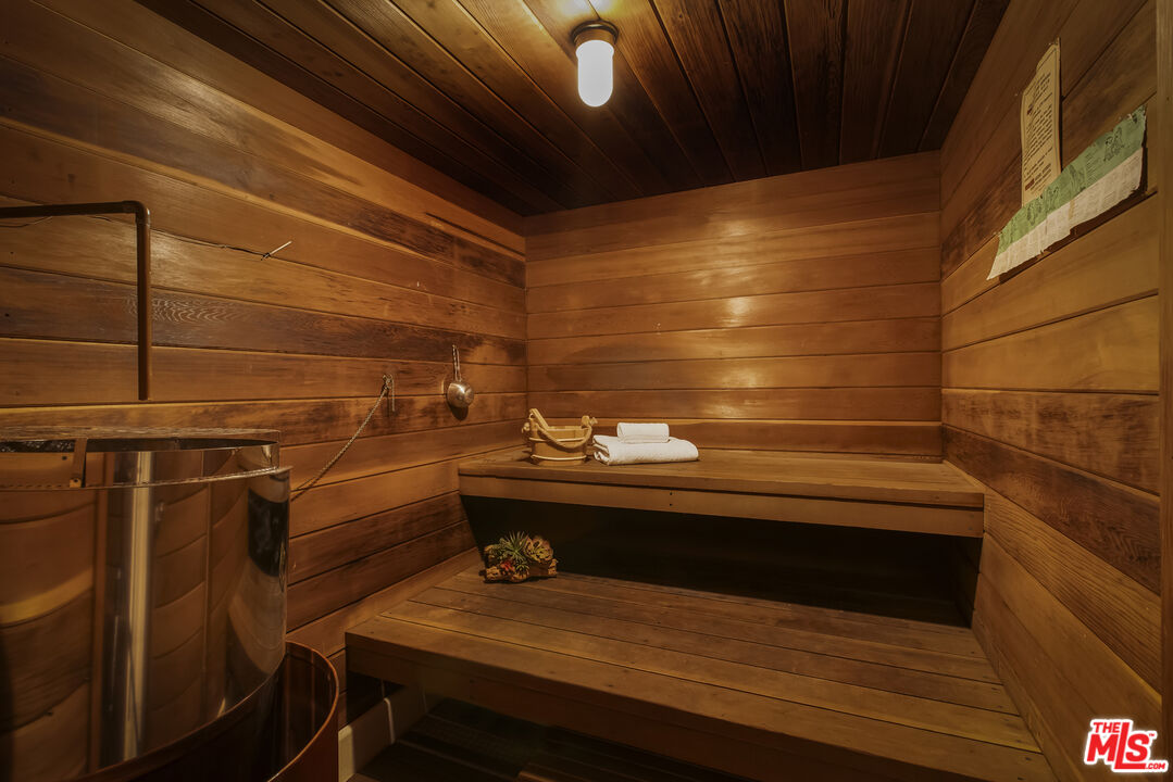 9440 Gallatin Road Downey, CA 90240 - Photo 41 of 55 a bathroom with a sink and mirror