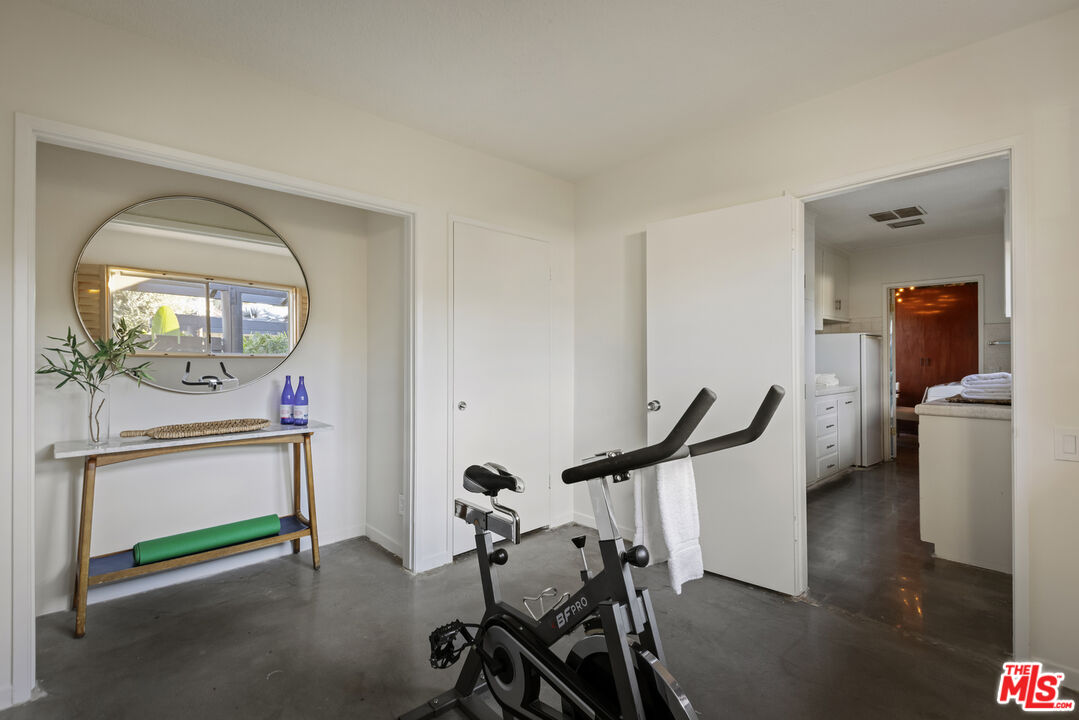9440 Gallatin Road Downey, CA 90240 - Photo 42 of 55 a view of a room with gym equipment