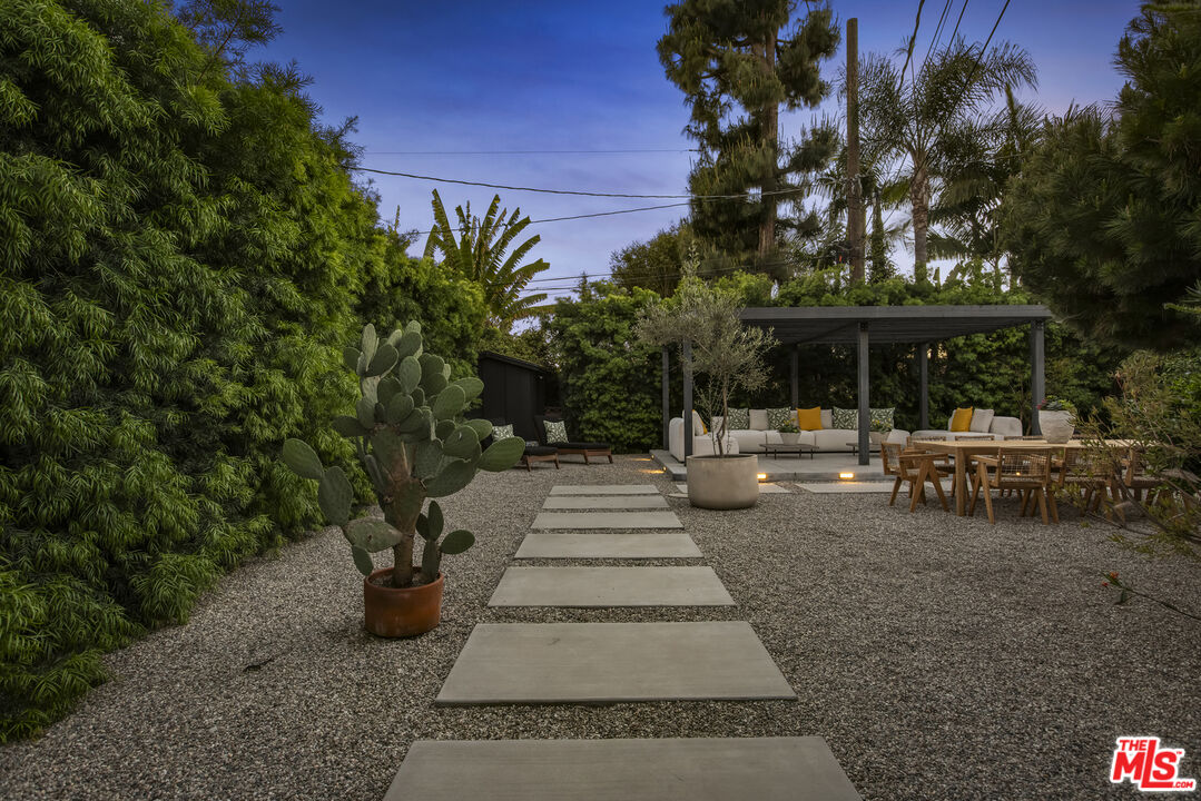 9440 Gallatin Road Downey, CA 90240 - Photo 46 of 55 a view of a backyard with sitting area