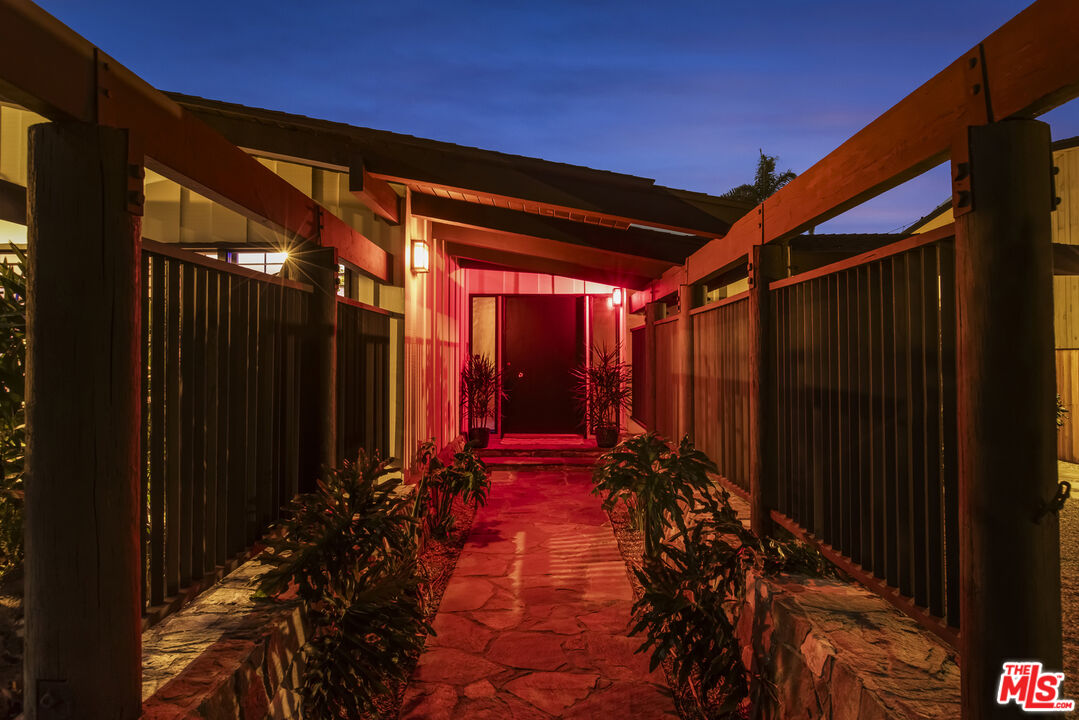 9440 Gallatin Road Downey, CA 90240 - Photo 6 of 55 a view of balcony with furniture