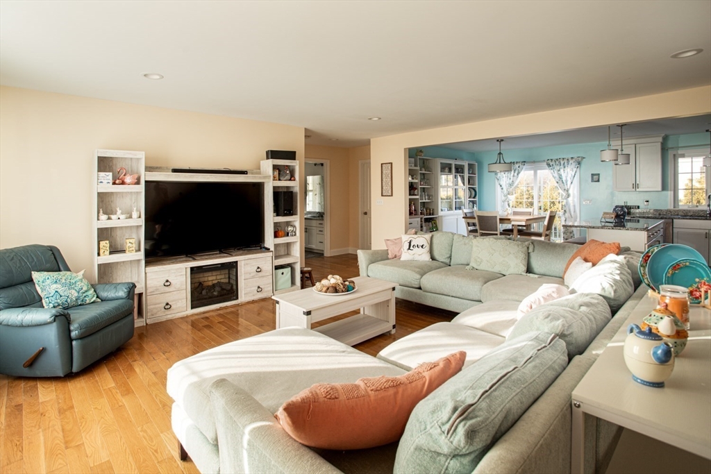 84 Highland Farm Road Fall River, MA 02720 - Photo 5 of 27 Gallery Image 5