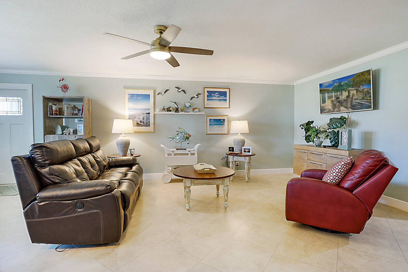 170 High Point Boulevard, Unit B Boynton Beach, FL 33435 - Photo 5 of 26 a living room with furniture