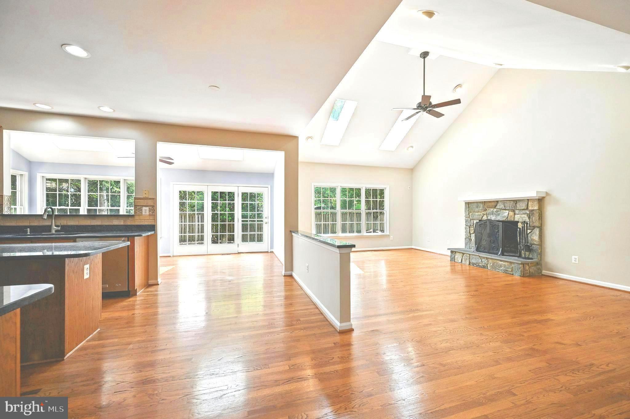 10861 Hunter Gate Way Reston, VA 20194 - Photo 18 of 79 More Skylights!