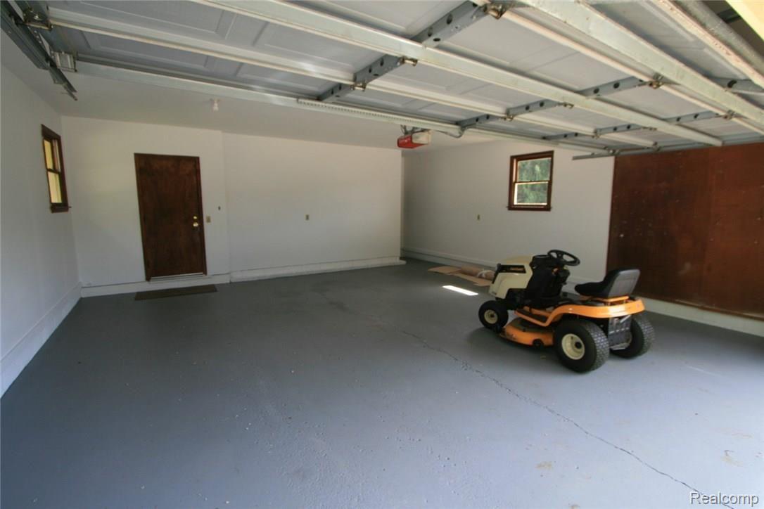 10377 Center Road Fenton, MI 48430 - Photo 29 of 31 IMG_7173 (Large).JPG