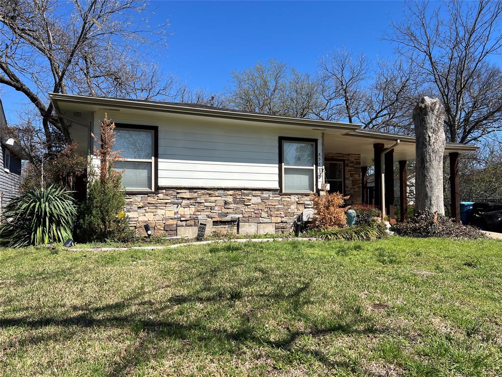 533 East Sears Street Denison, TX 75021 - Photo 4 of 27