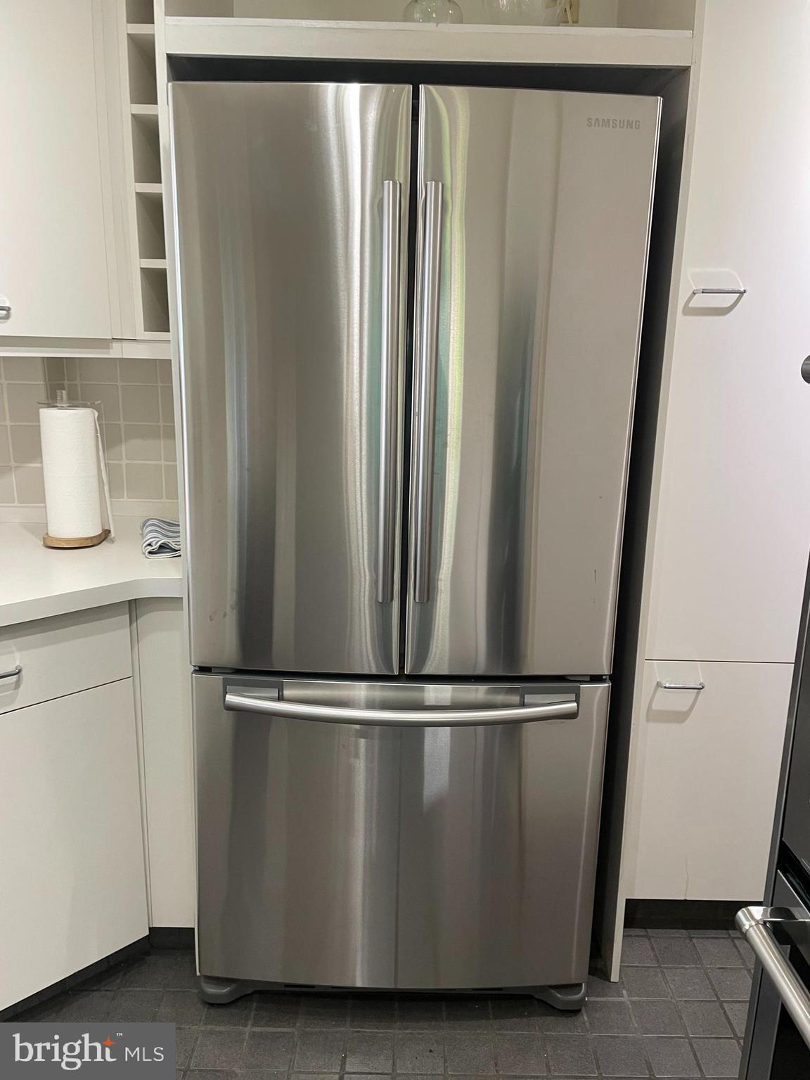 2266 48th Street Northwest Washington, DC 20007 - Photo 11 of 28 a close view of sliding door