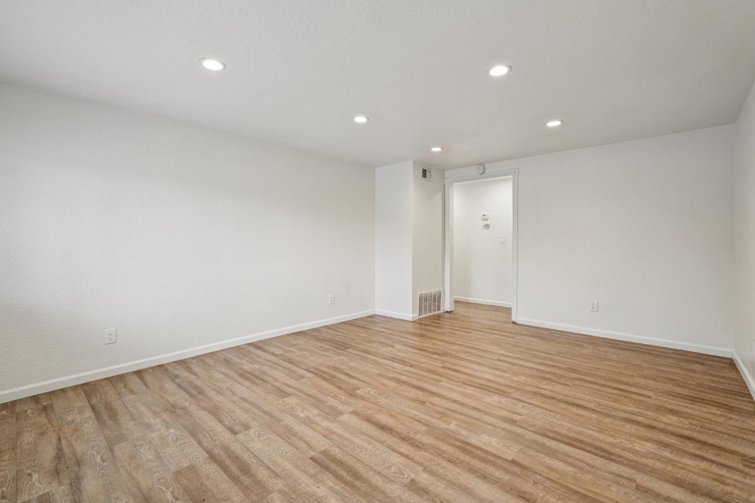 2753 Lerwick Road Sacramento, CA 95821 - Photo 4 of 32