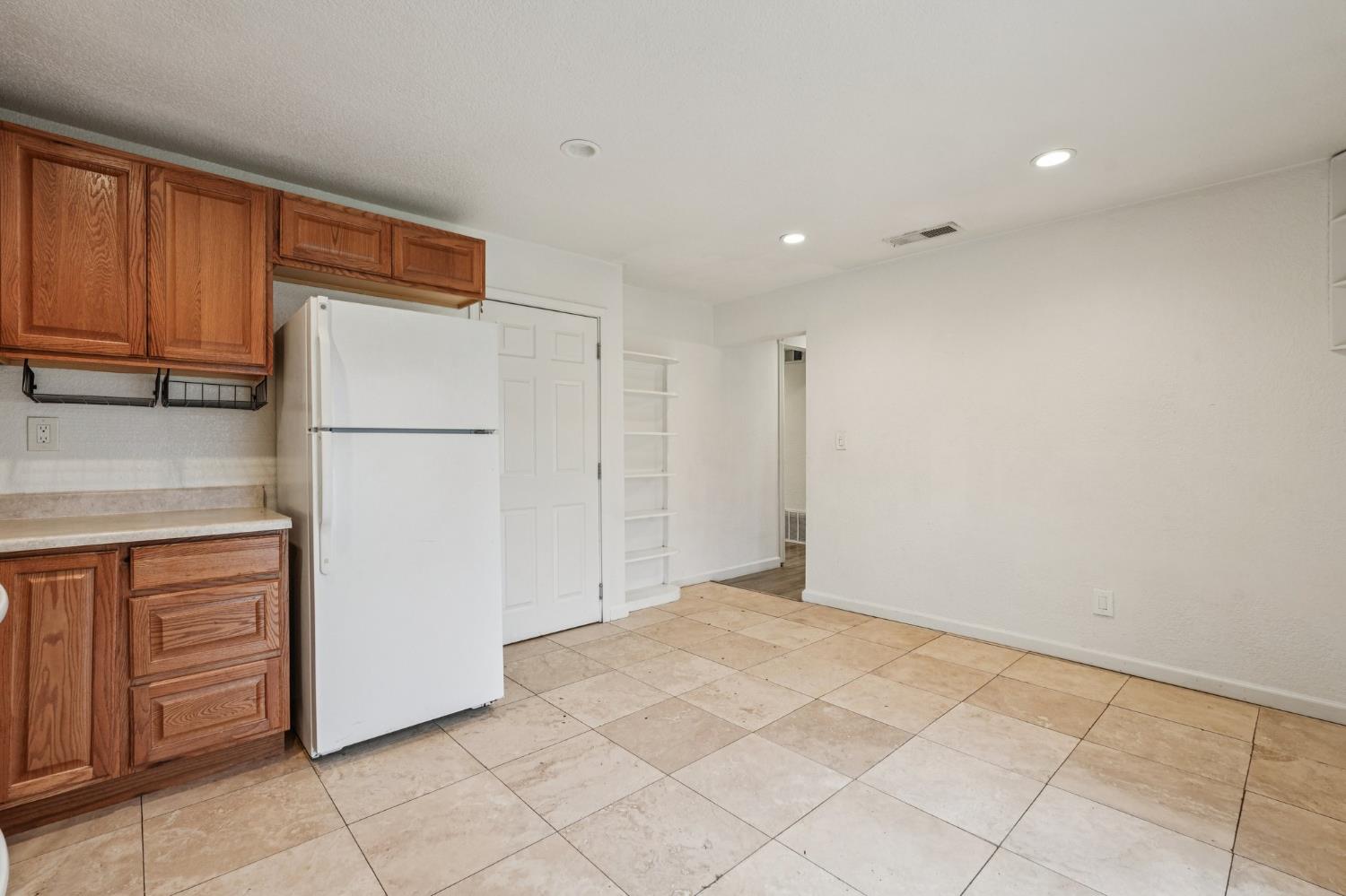 2753 Lerwick Road Sacramento, CA 95821 - Photo 5 of 32