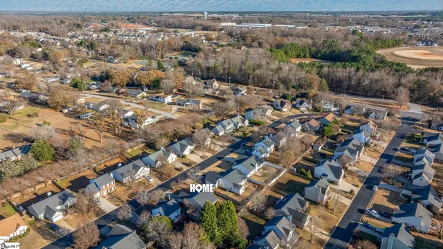 $1,835 | 422 Riverside Chase Circle, Greer, SC 29650