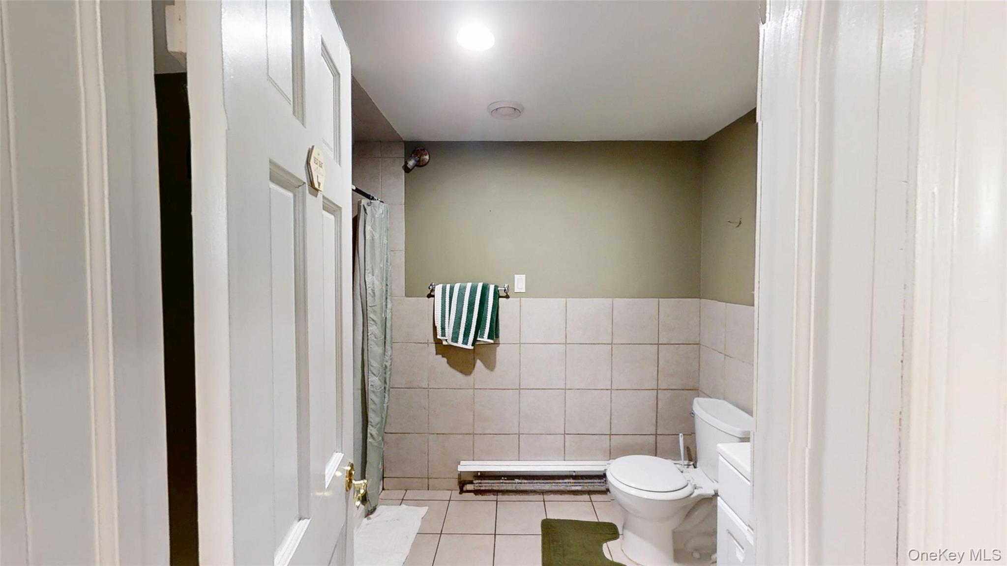 61 Manchester Road Huntington, NY 11743 - Photo 12 of 16